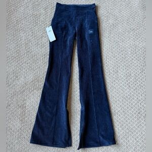 NWT Women’s Alo Yoga Pants